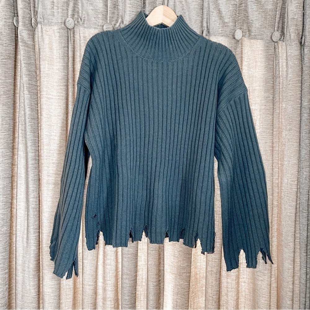 Moon River Blue Distressed Ribbed Turtleneck Sweater Size Medium Wool Blend